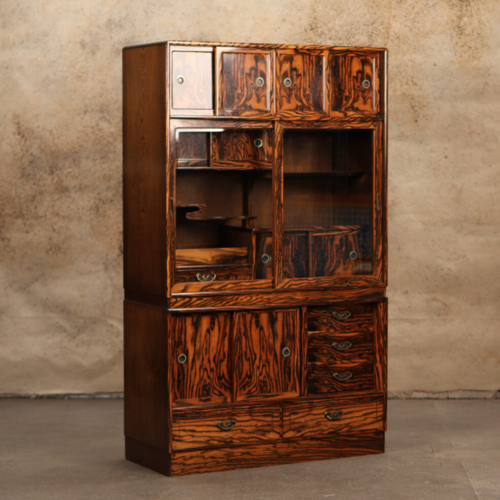 Antique Japanese Tansu Chests – Storage Furniture from Japan